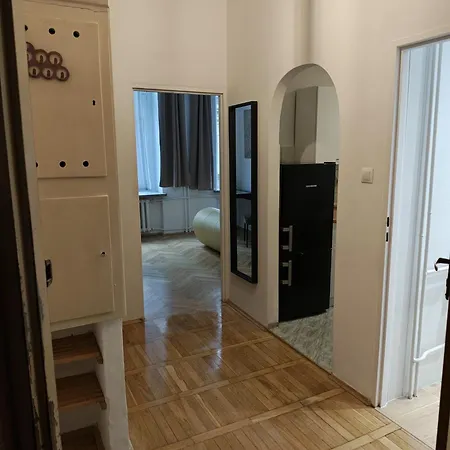 Kawalerka W Centrum Quarto em Acomodações Particulares *